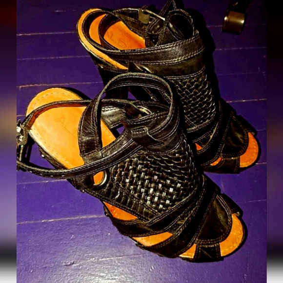 Gorgeous, Sexy, Quality Aldo made in Brazil Sexy Heel Shoes! 🤩💖😁 - Picture 2 of 3